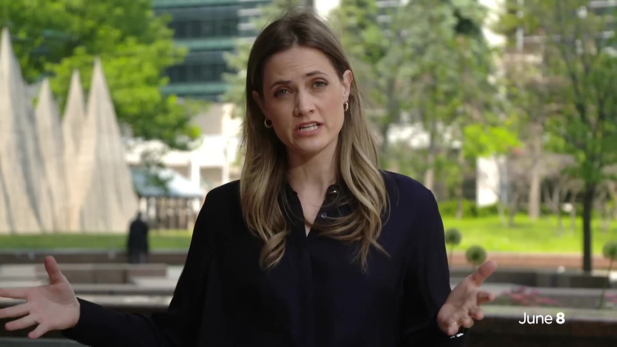 Lauren Bird’s Navy Blue Shirt and What You Should Know