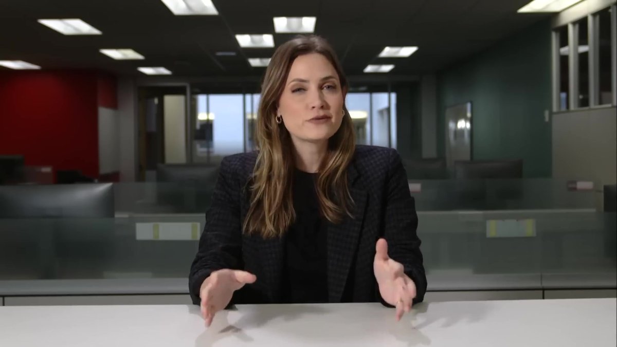 Lauren Bird’s Dark Gray Blazer Maintains Full Narrative Control