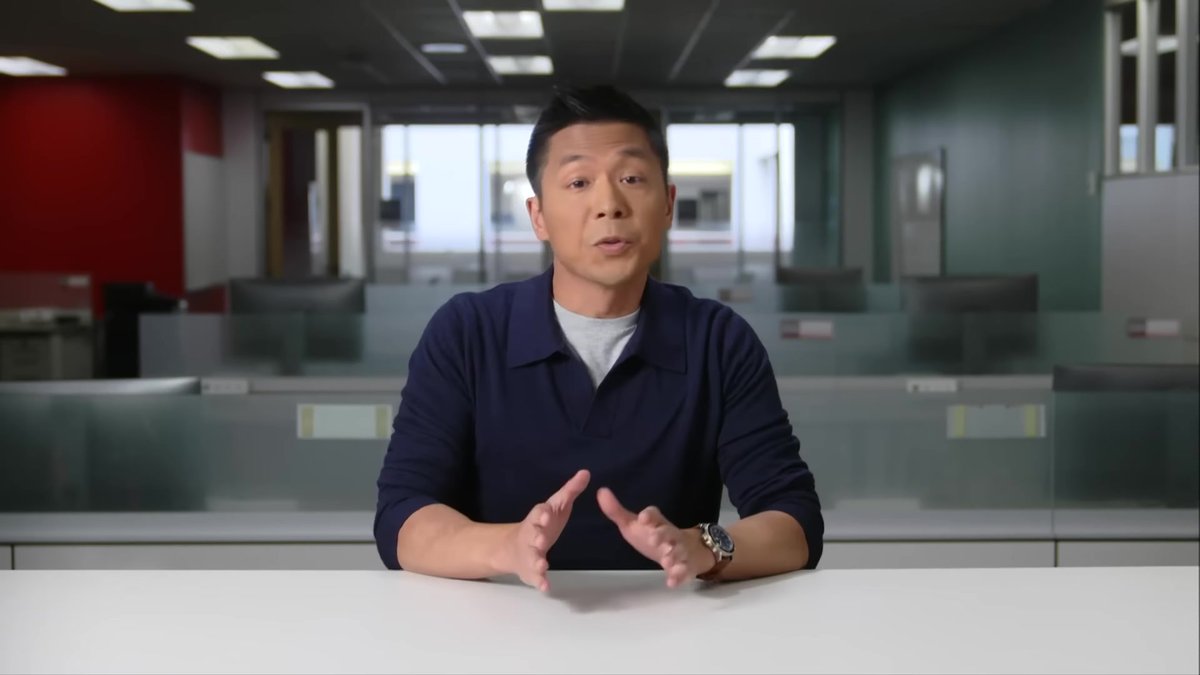 Andy en polo marine, ça fait la job pour le dernier épisode!