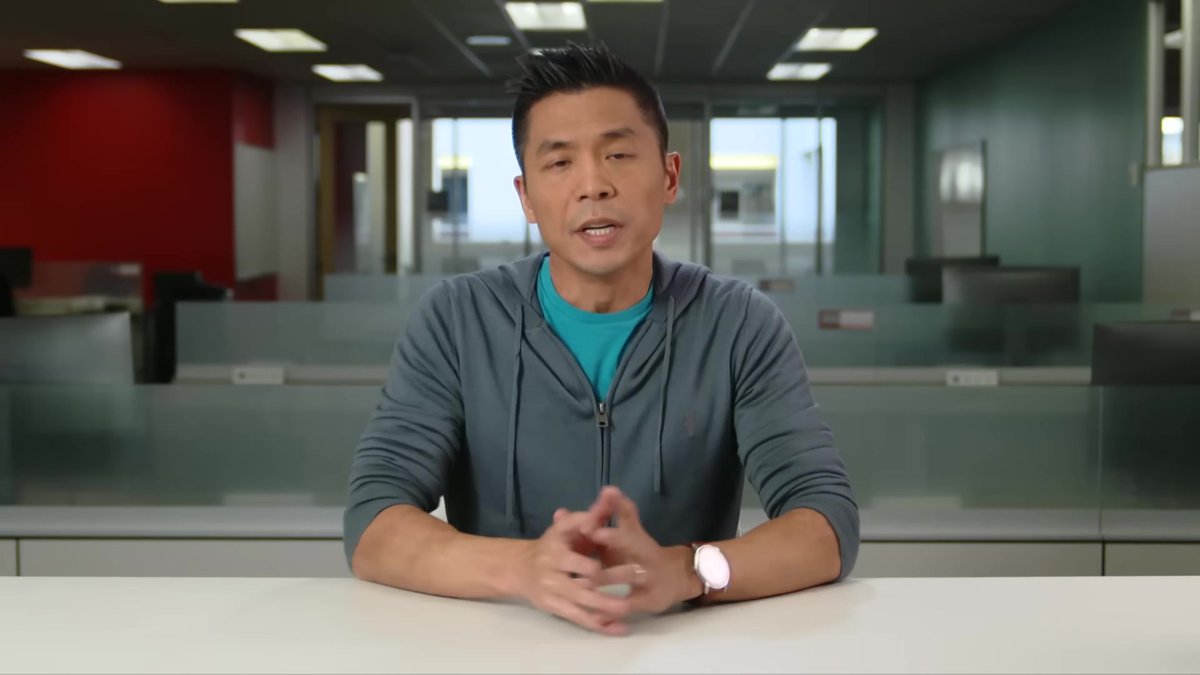 Chang’s Grey Hoodie and Trump’s Gaza Ultimatum